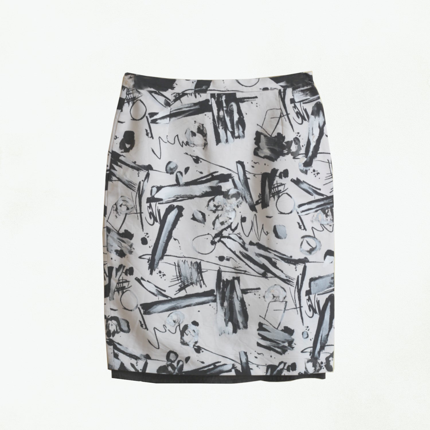 Hand-decorated skirt with abstract pattern