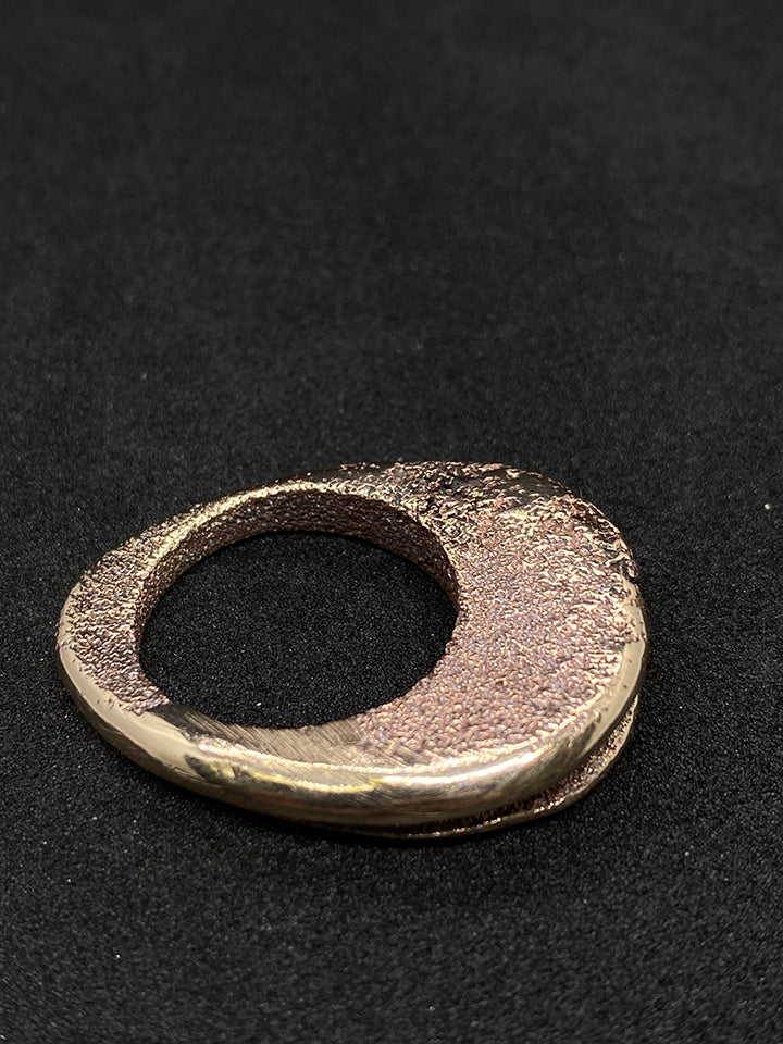 Anello 47 pezzo unico fatto a mano in bronzo 