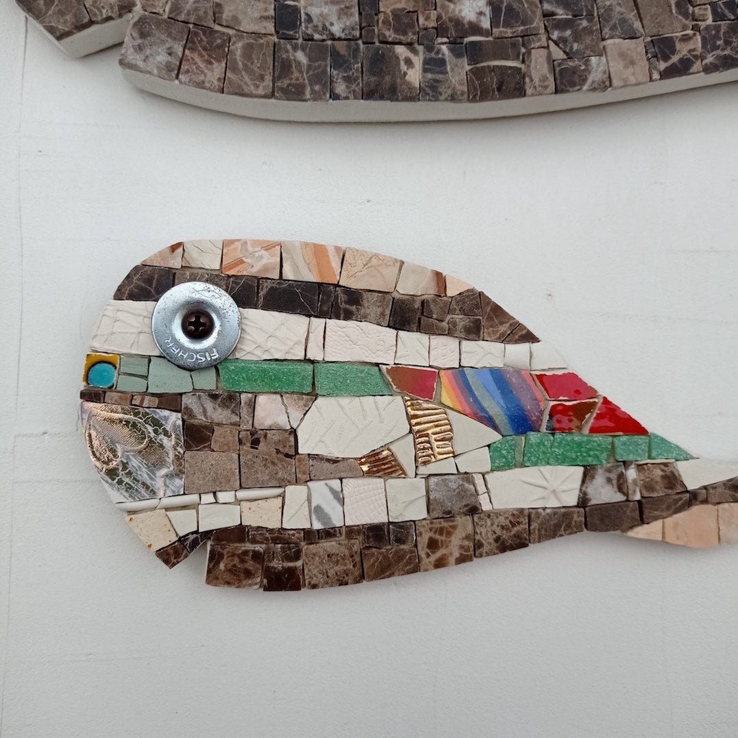 dettaglio della balena a mosaico più piccola