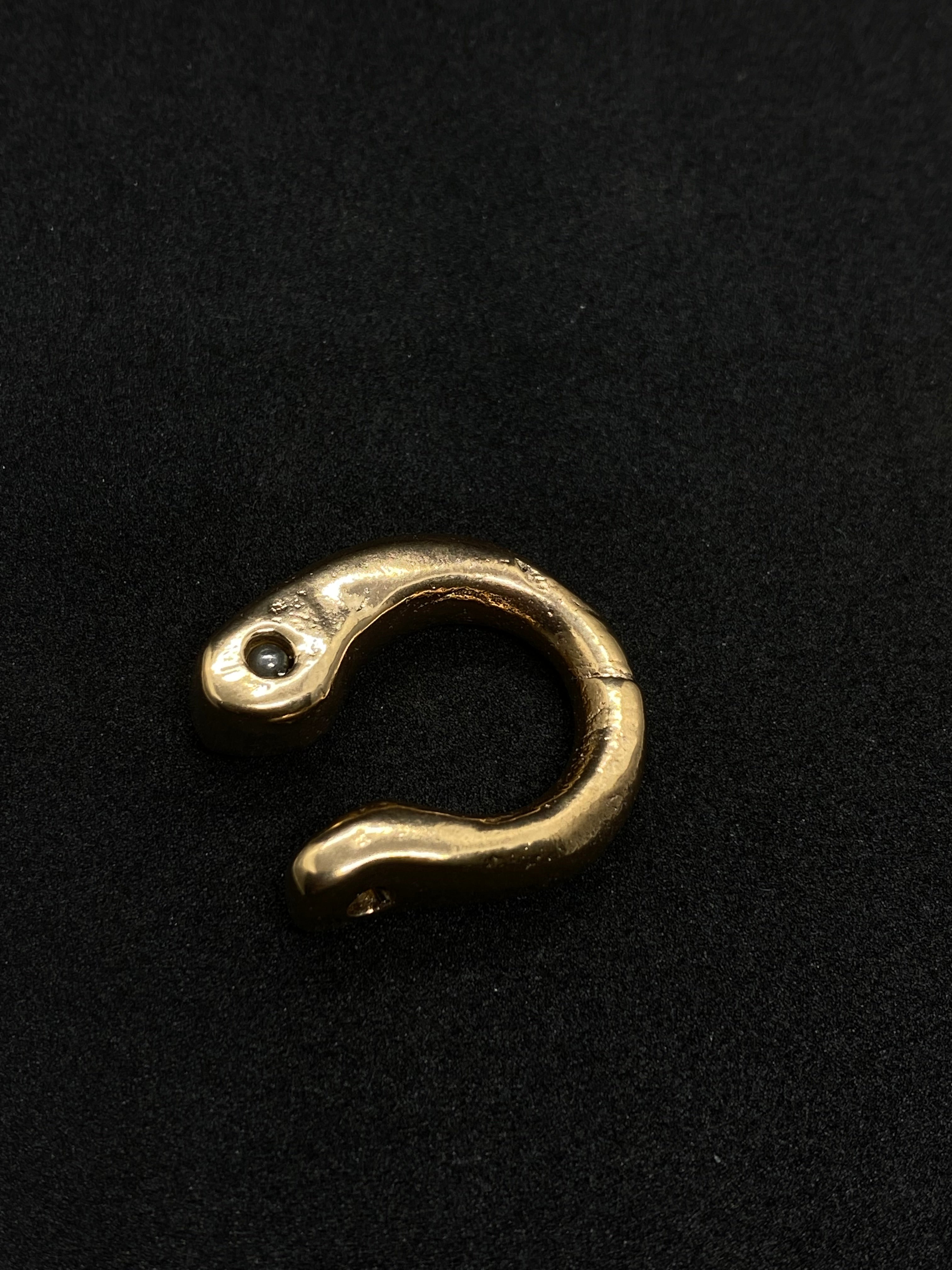 anello grilletto fatto a mano in bronzo