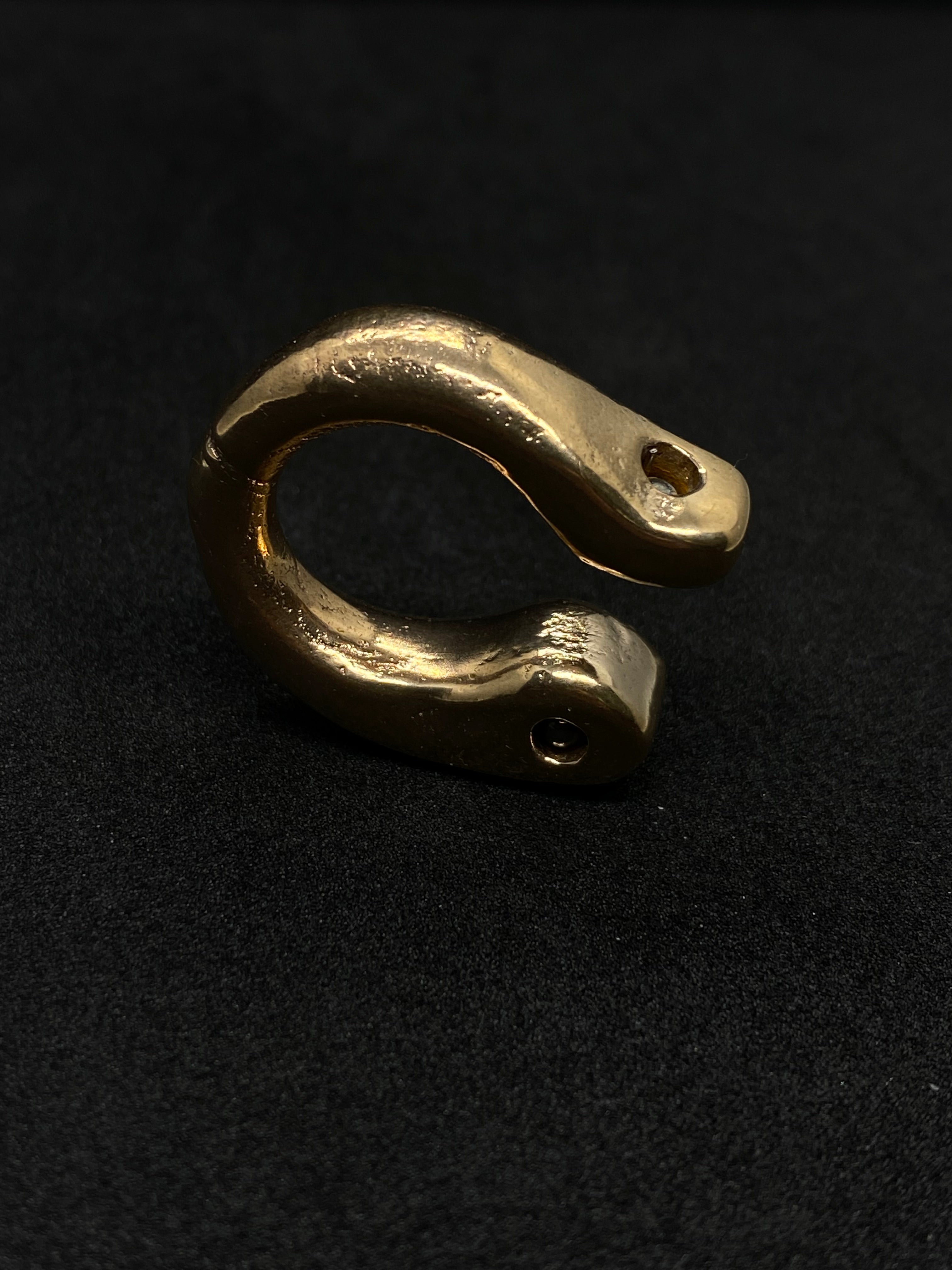 anello grilletto fatto a mano in bronzo