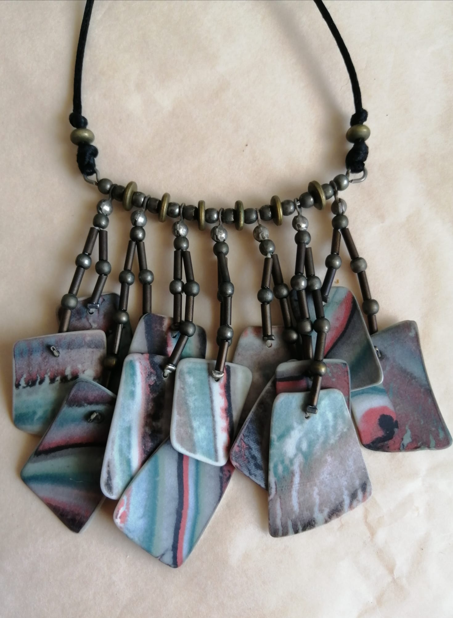 14 small plates necklace
