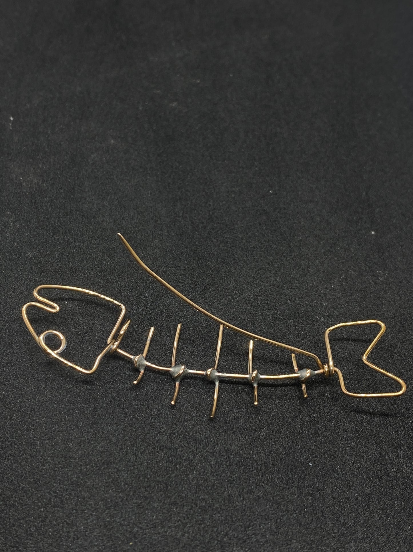 Bronze herringbone brooch 1