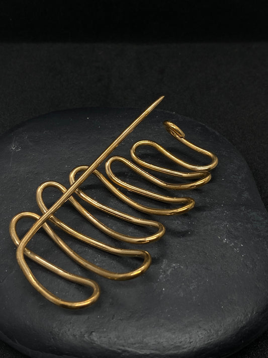 Snake brooch in bronze