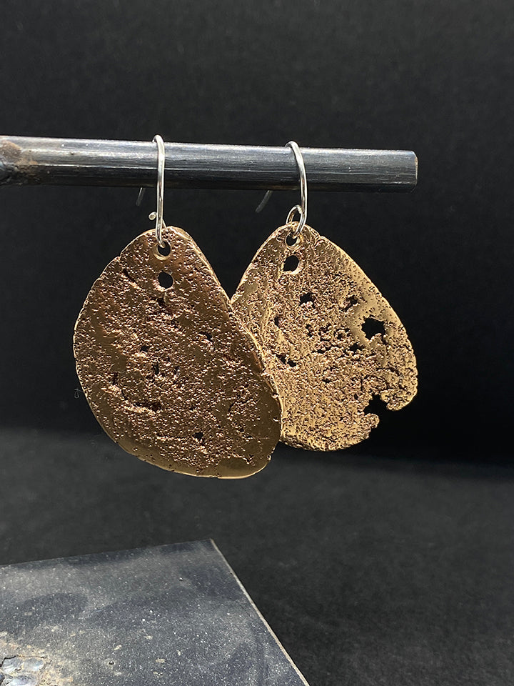 Orecchini fatti a mano in bronzo 