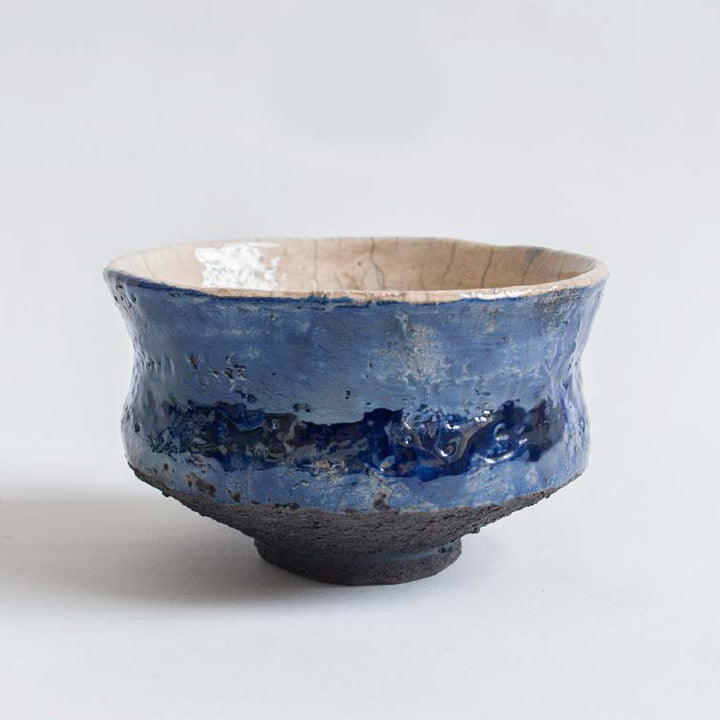 tazza chawan fatta a mano in ceramica raku e smalto blu